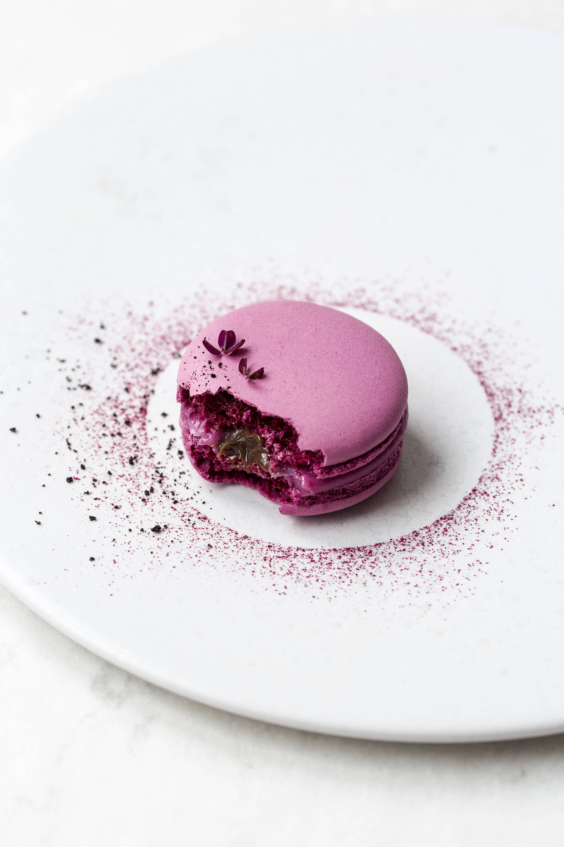 Blackcurrant liquorice macarons